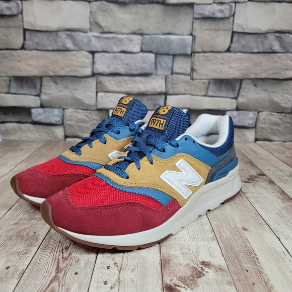 New Balance - Picture 2 of 9